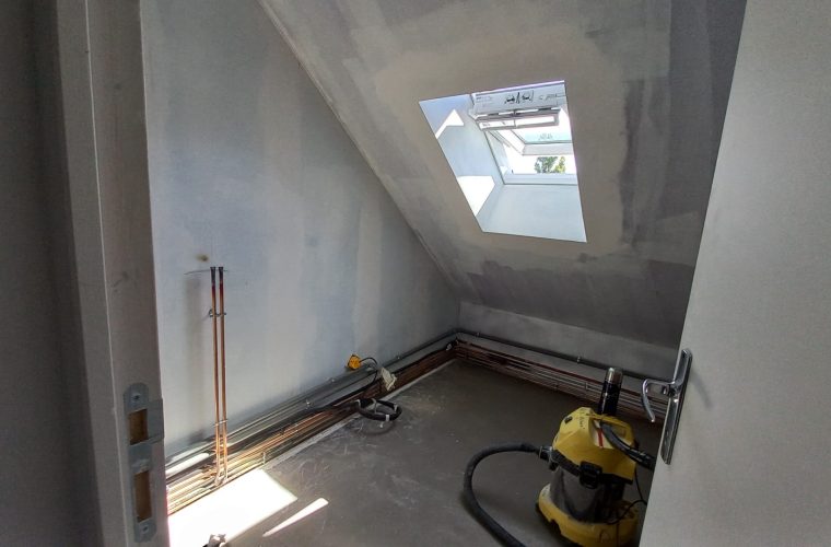 Photographie d'un chantier de rénovation de salle de bain en cours